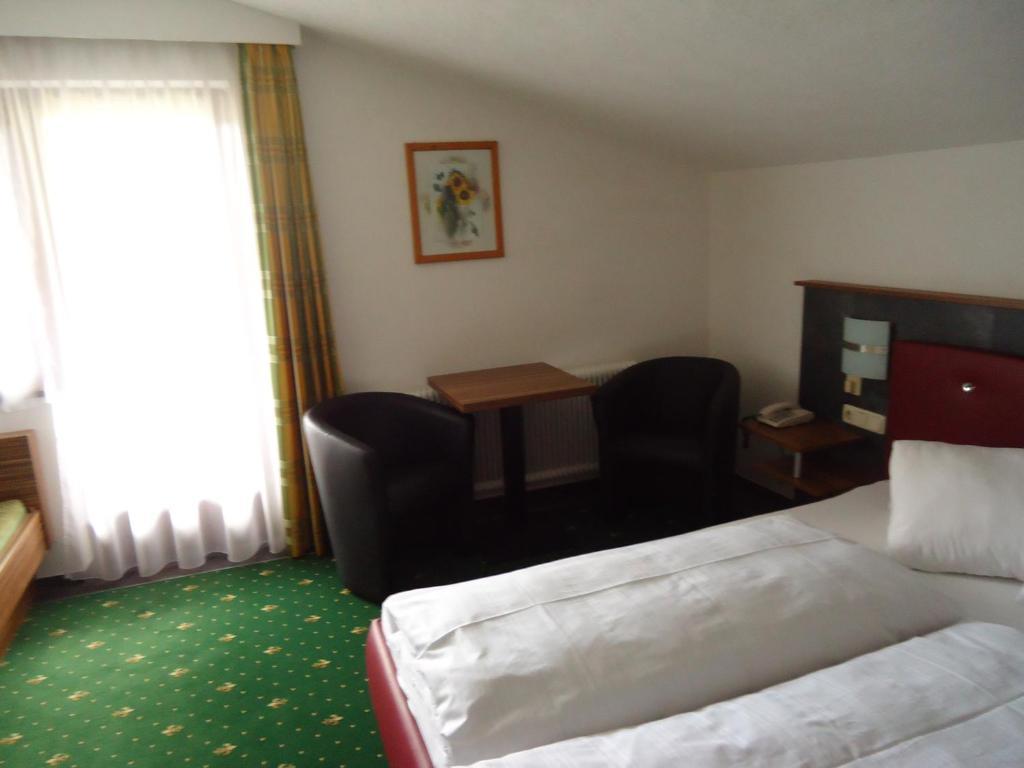 Hotel Dorfgasthof Schloesslstube 斯塔费顿 客房 照片